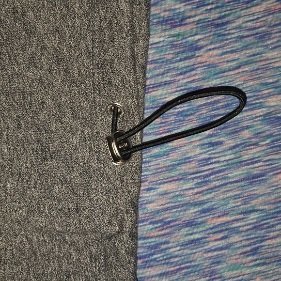 Calvin Klein Women's Cropped Sweatshirt Gray and White Size M - Picture 6 of 8